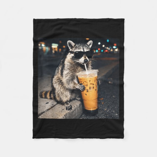 Couverture Polaire Raton laveur drôle buvant un café glacé mème anima (Devant)