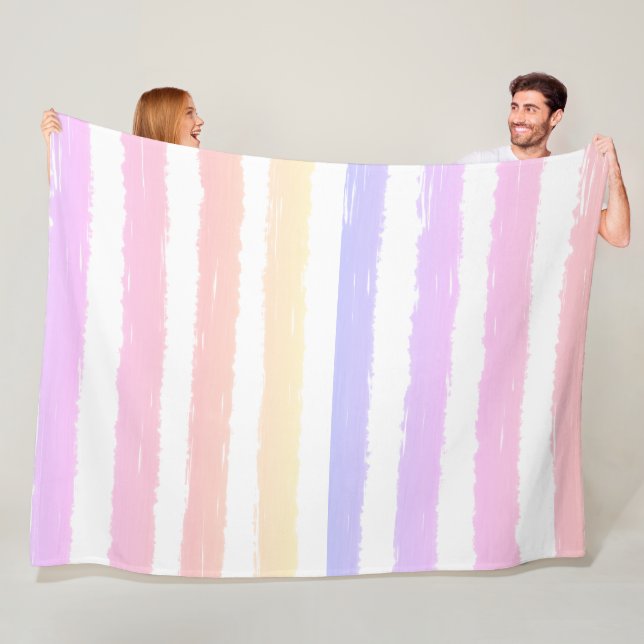 Couverture Polaire Rayures aquarelle rose pêche jaune (En situation)