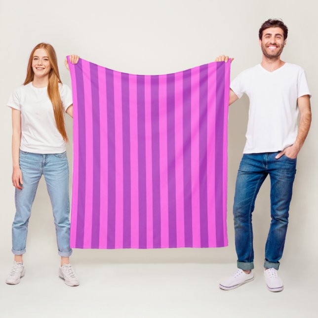 Couverture Polaire Rayures bicolores violettes  (En situation)