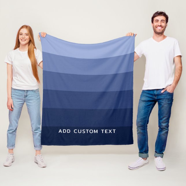 Couverture Polaire Rayures Bleues Rétro avec Nom Simple Sans Serif (En situation)