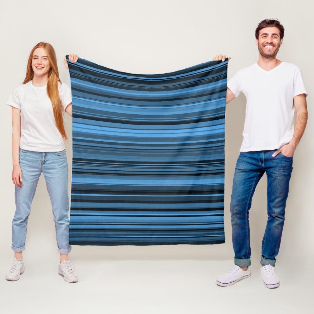 Couverture Polaire Rayures Noir Bleu (En situation)