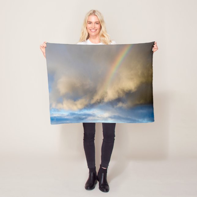 Couverture Polaire rébellion arc-en-ciel (En situation)