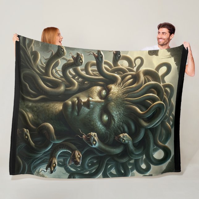 Couverture Polaire Regard de Méduse Tête de Mort de Serpents (En situation)