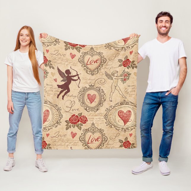 Couverture Polaire Romance de la Saint-Valentin ornée de Cupidon vict (En situation)