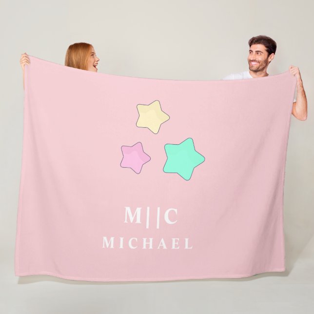 Couverture Polaire rose élégante étoiles rétro moderne monogramme béb (En situation)