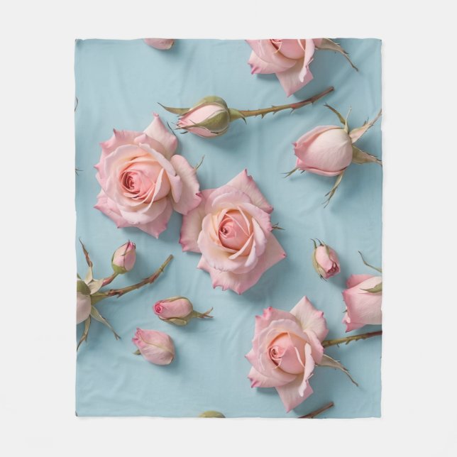 Couverture Polaire Roses roses éparpillées sur fond bleu clair (Devant)