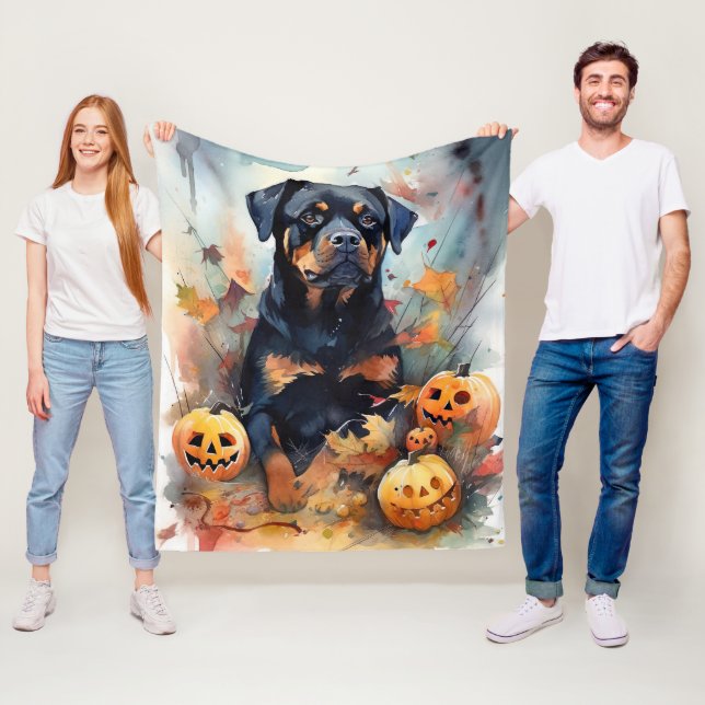 Couverture Polaire Rottweiler Halloween avec citrouilles effrayant (En situation)