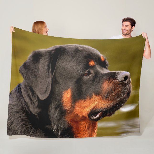 COUVERTURE POLAIRE ROTWEILLER (En situation)
