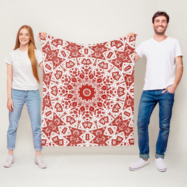 Couverture Polaire rouge et blanc, bandana ethnique (En situation)