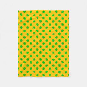 Couverture Polaire Ruban de trèfle vert de chaux par Kenneth Yoncich