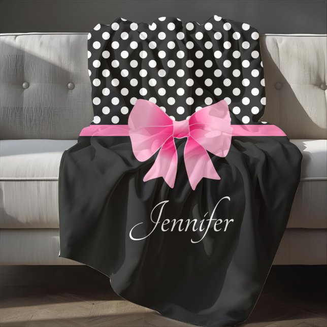 Couverture Polaire Ruban rose points noirs et blancs Nom (Pink Ribbon Black & White Polka Dots Name Fleece Blanket)