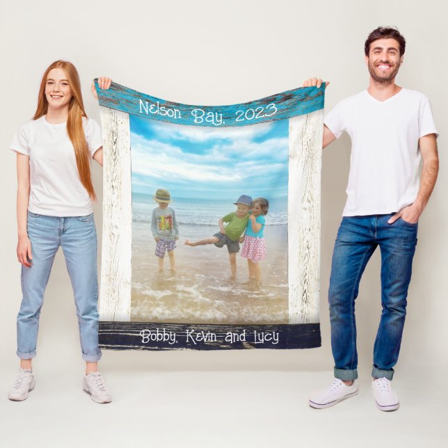 Couverture Polaire Rustic Blue White Beach Wood Text Photo Frame (En situation)