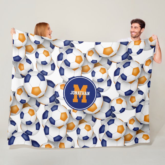 Couverture Polaire salle de sport enfant bleu orange soccer couleurs  (En situation)