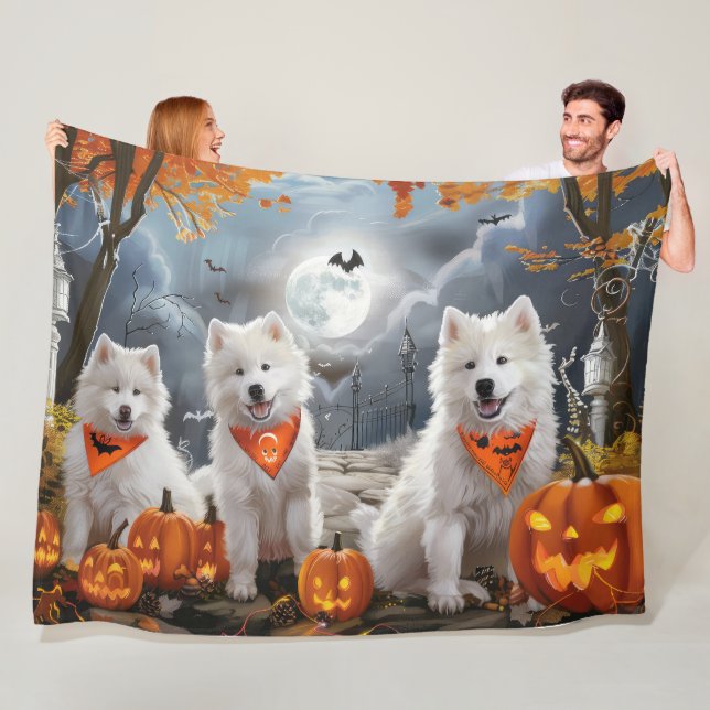 Couverture Polaire Samoyed Halloween Épouvantable (En situation)