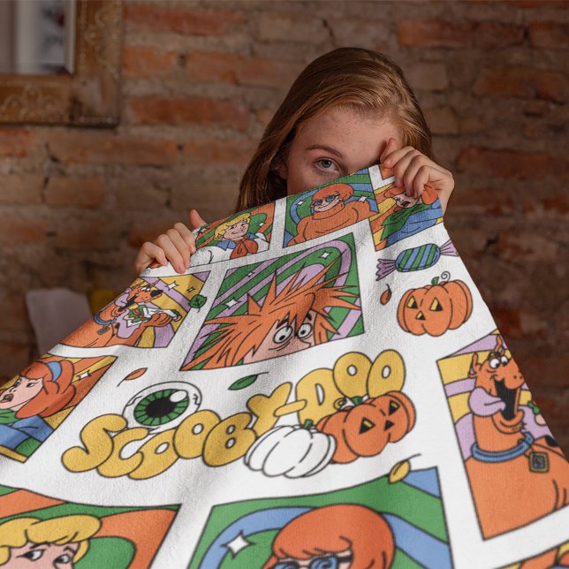Couverture Polaire Scooby-Doo Halloween Photos Motif (Person holding blanket)