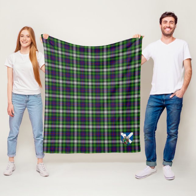 Couverture Polaire Scotts Farquharson Tartan Plaid (En situation)