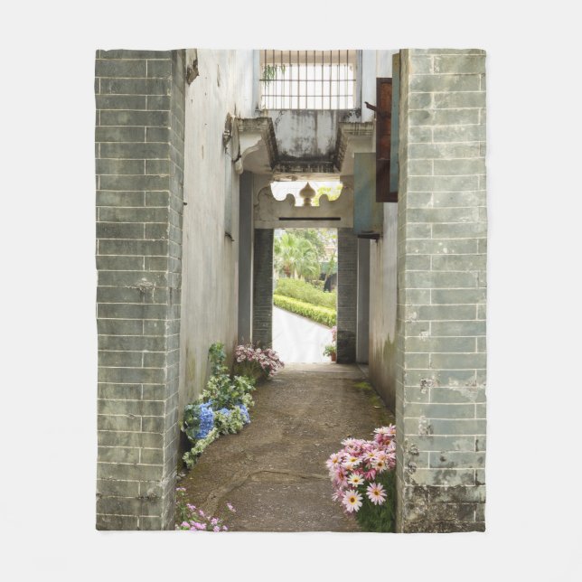 Couverture Polaire Série Li Garden : Corridor Floral  (Devant)