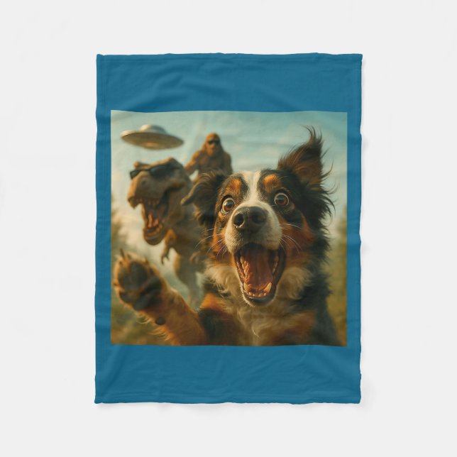 Couverture Polaire Shocked Australian Shepherd Dog T-rex Bigfoot Ufo  (Devant)