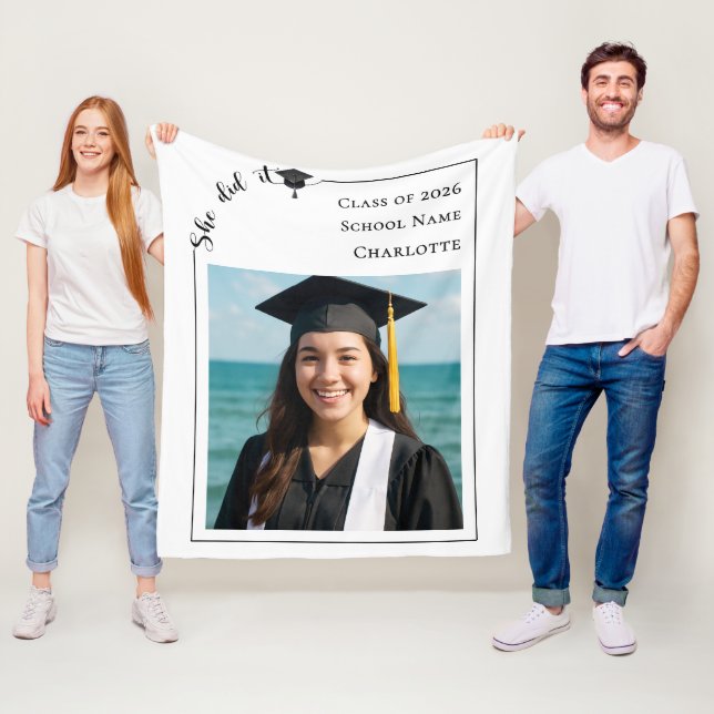 Couverture Polaire Simple modern photo Graduation she did it (En situation)