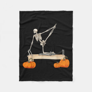 Couverture Polaire Skeleton Doing Reformer Lates Machine Pumpkin Hall