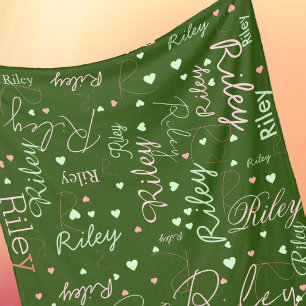 Couverture Polaire Son nom et ses coeurs roses partout en vert
