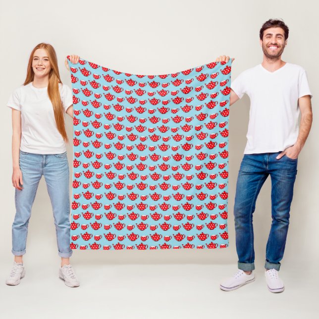 Couverture Polaire Spotty Red Teapot et tasses Motif bleu (En situation)