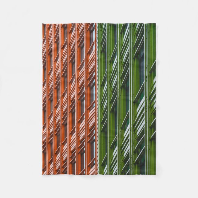 Couverture Polaire Structure architecturale verte et rouge (Devant)