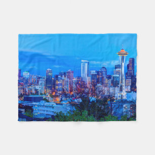 Couverture Polaire Super Lune se levant près de la skyline de Seattle