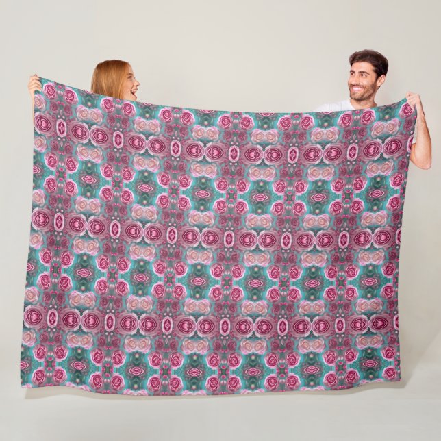 Couverture Polaire Superbe motif rose à l'aspect vintage (En situation)