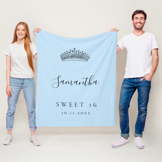 Couverture Polaire Sweet 16 nom de couronne bleu clair tiara (En situation)