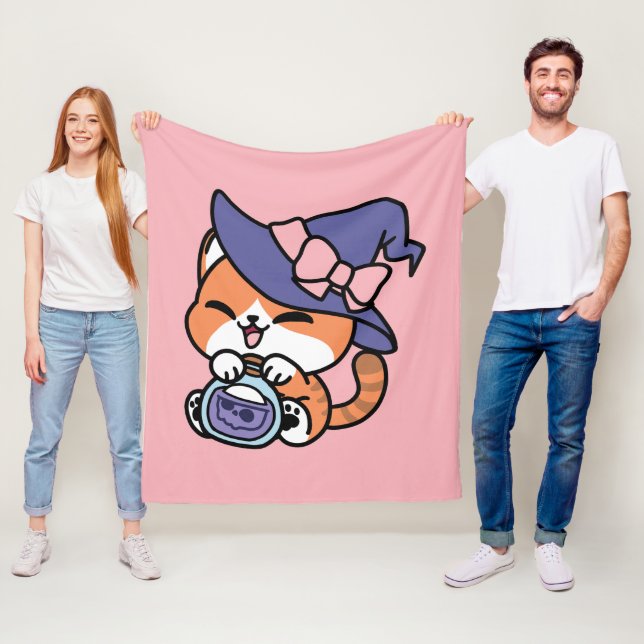 Couverture Polaire Tabby Witch Brew – Cute Halloween Cat Design (En situation)