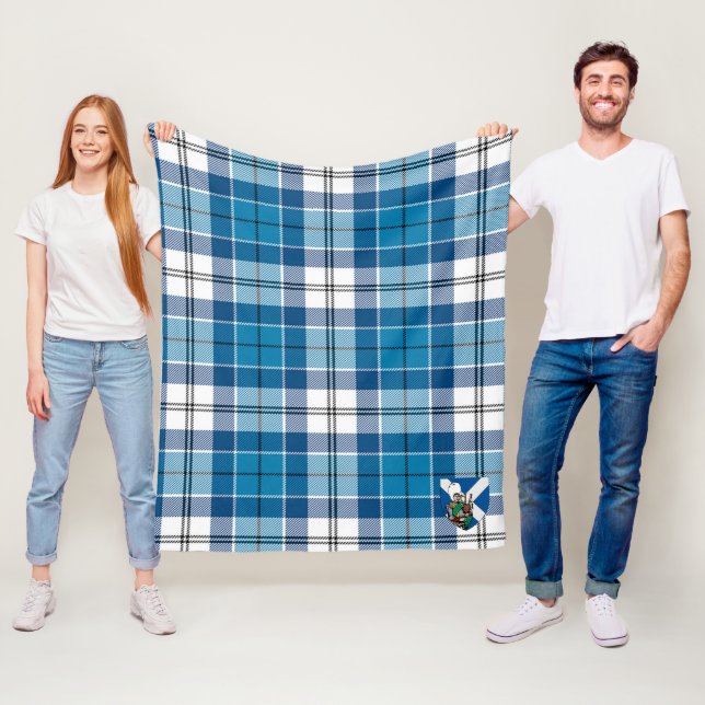 Couverture Polaire Tartan à carreaux de Scotts Robertson (En situation)