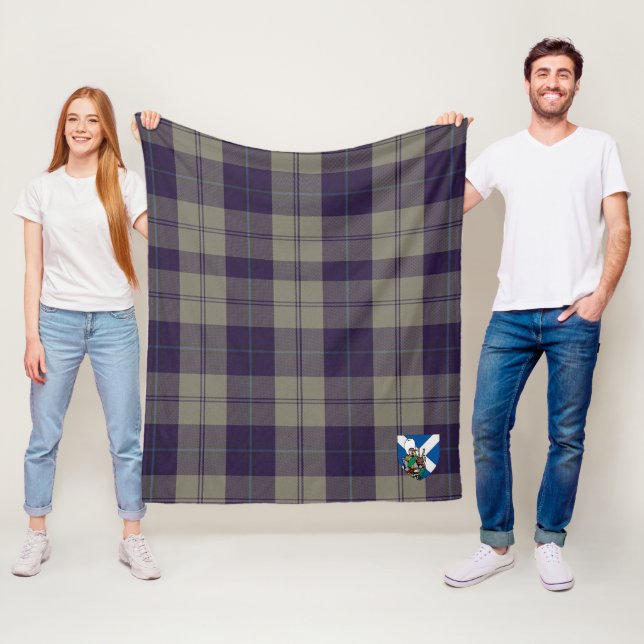 Couverture Polaire Tartan à carreaux Scotts Cunningham Robe Bleue Dan (En situation)