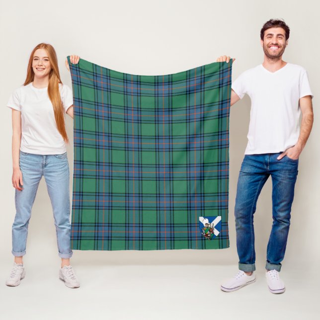 Couverture Polaire Tartan ancien plaid de Scotts Shaw (En situation)