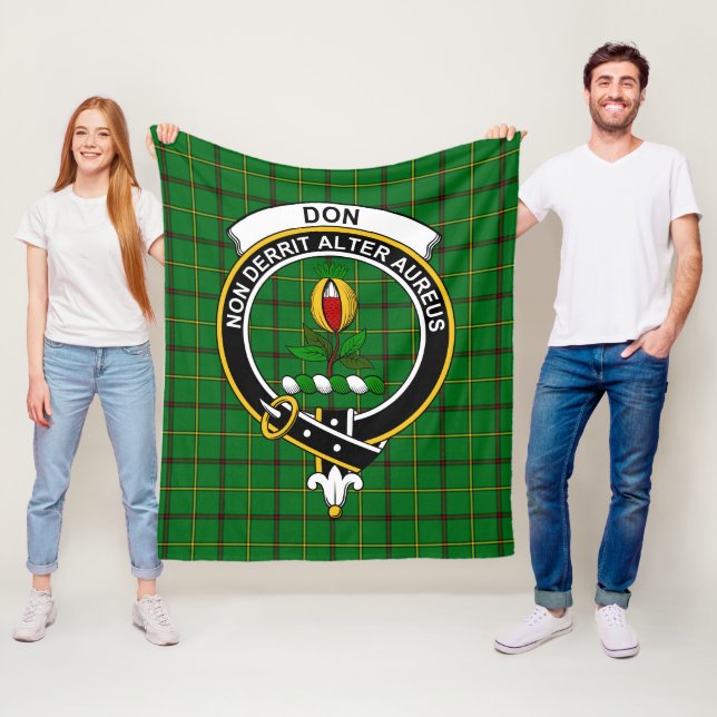 Couverture Polaire Tartan du clan Don (En situation)