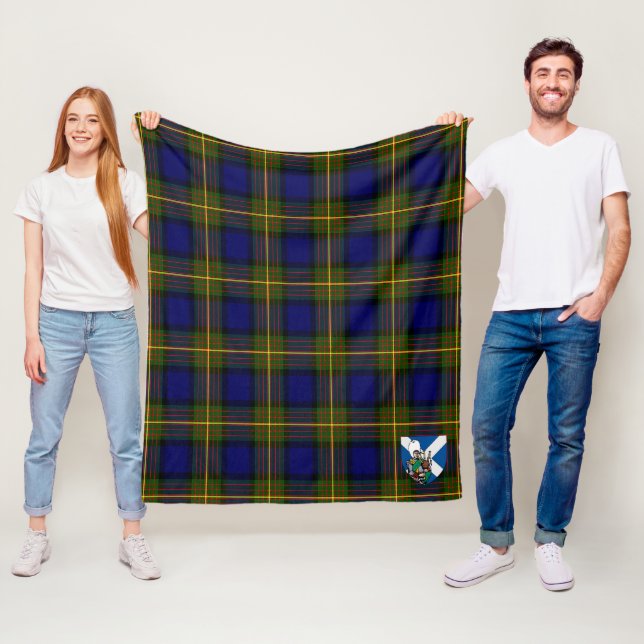 Couverture Polaire Tartan Écossais de Muir de Scotts (En situation)