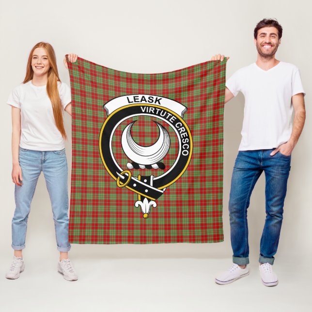 Couverture Polaire Tartan moderne du clan Leask (En situation)