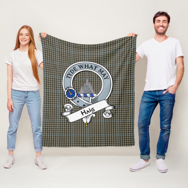 Couverture Polaire Tartan Plaid Badge de Clan Haig Gray (En situation)