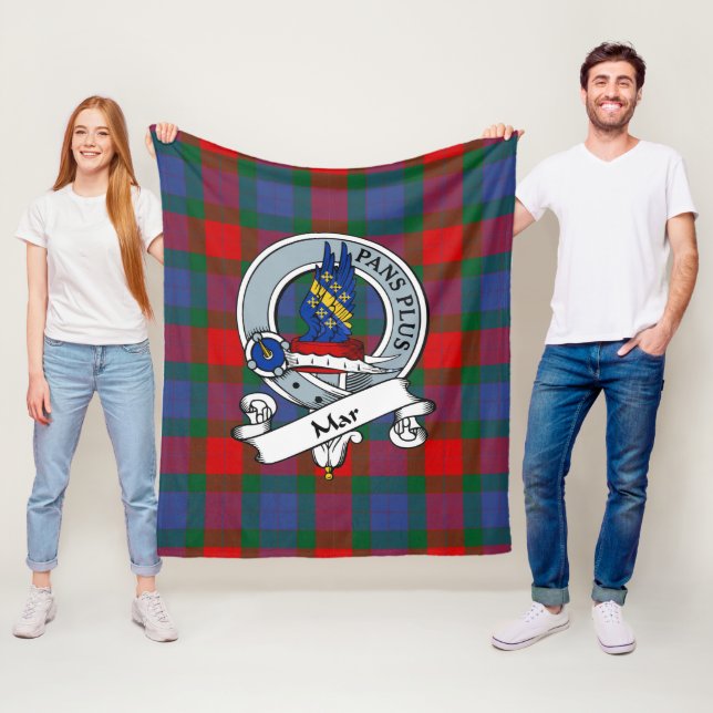 Couverture Polaire Tartan Plaid Badge de Clan Mar (En situation)