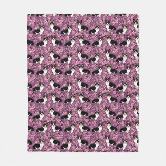 Couverture Polaire Tri fleurs de cerisier colorées de corgi - pourpre