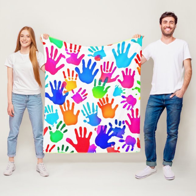 Couverture Polaire Un monde de mains en couleur (En situation)