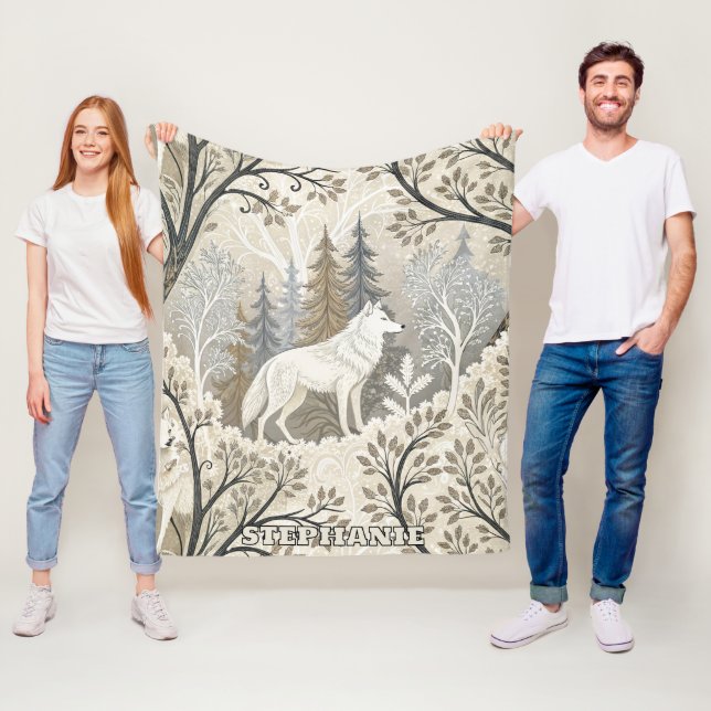 Couverture Polaire Une forêt d'hiver paisible avec des loups blancs (En situation)