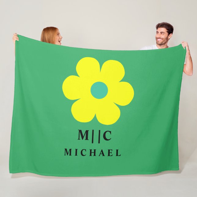 Couverture Polaire vert et jaune simple moderne monogramme mignon (En situation)