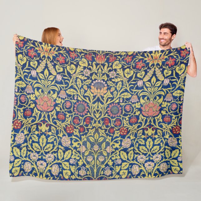 Couverture Polaire Violet et Columbine, William Morris (En situation)