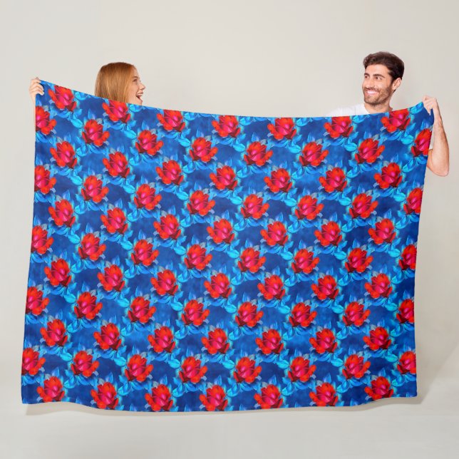 Couverture Polaire Vivid Roses rouges sur Blue Watercolory Arrière -  (En situation)