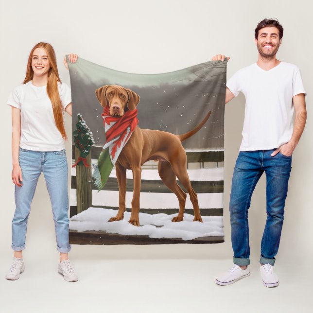 Couverture Polaire Vizsla dans la neige à Noël (En situation)