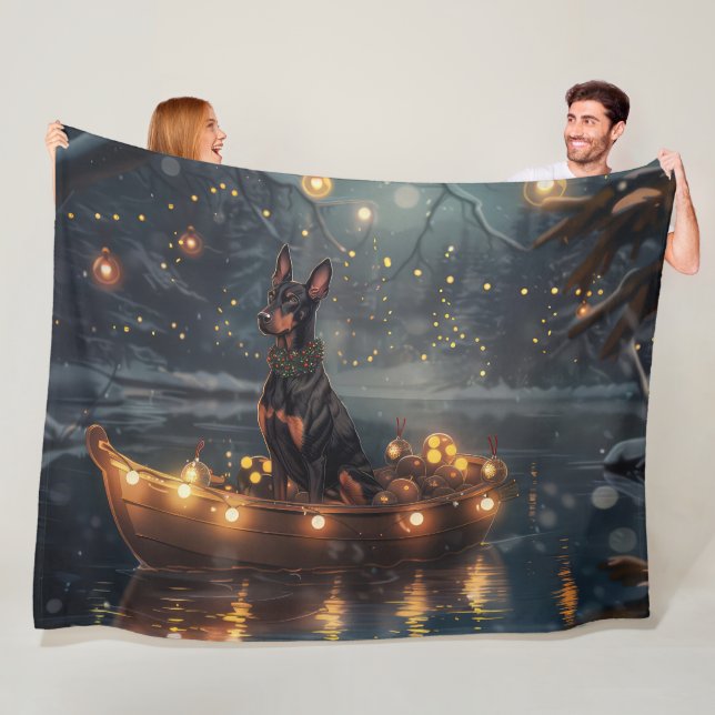 Couverture Polaire Voyage de Noël Festif du Doberman (En situation)