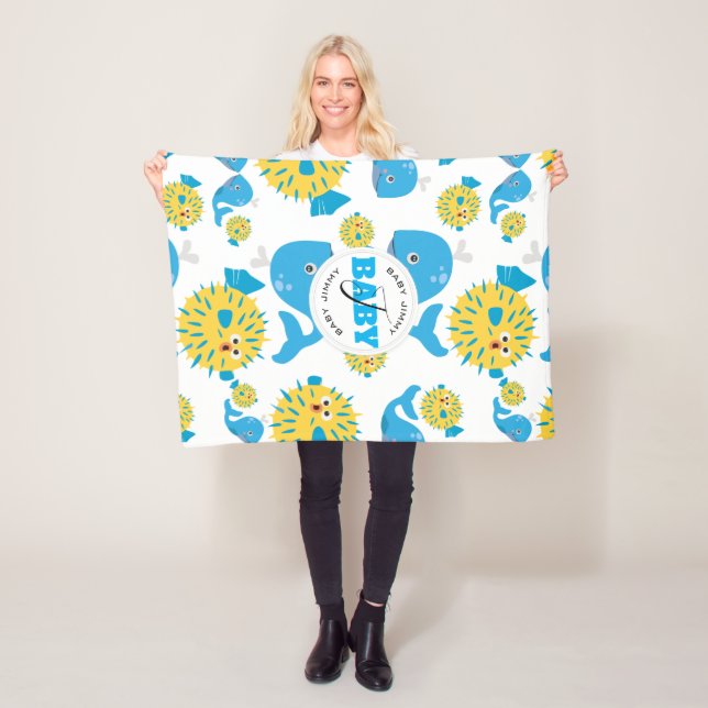 Couverture Polaire Whale & Blowfish Cartoon Baby Monogram (En situation)