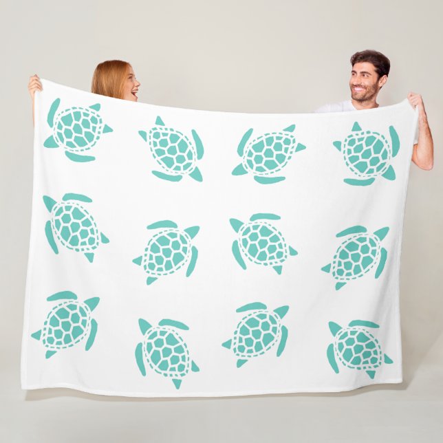 Couverture Polaire Whimsical Aqua Blue Sea Turtles Motif nautique (En situation)