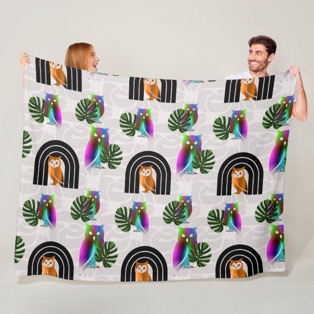 Couverture Polaire Whimsical Boho Owl & Tropical Monstera Leaf (En situation)